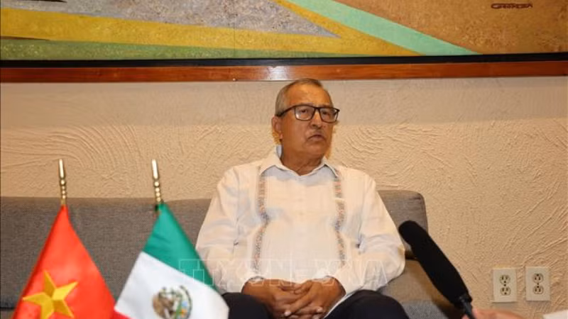 Hạ nghị sĩ Pedro Vázquez, Chủ nhiệm Ủy ban Đối ngoại Hạ viện Mexico, trả lời phỏng vấn phóng viên Thông tấn xã Việt Nam tại Mexico. (Ảnh: Phi Hùng/TTXVNHạ nghị sĩ Pedro Vázquez, Chủ nhiệm Ủy ban Đối ngoại Hạ viện Mexico, trả lời phỏng vấn phóng viên Thông tấn xã Việt Nam tại Mexico. (Ảnh: Phi Hùng/TTXVN)