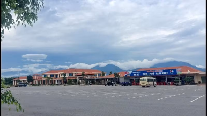 Trạm dừng nghỉ trên cao tốc bắc-nam.