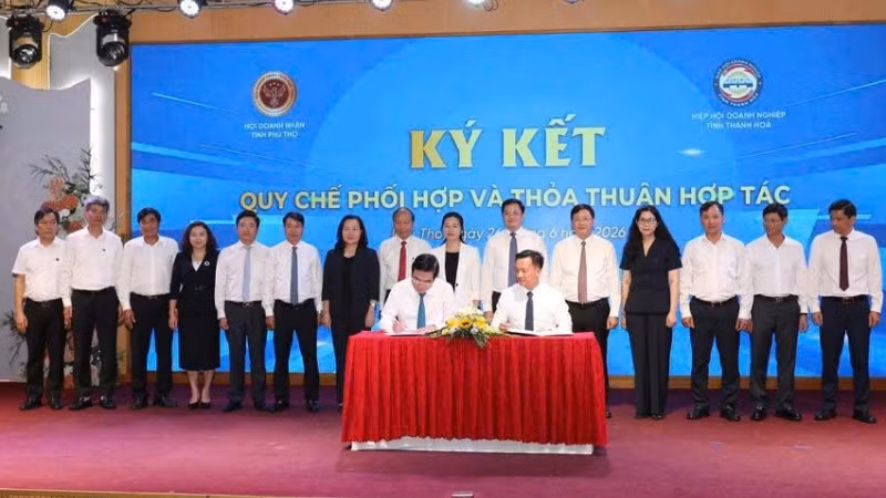 Hội Doanh nhân tỉnh Phú Thọ và Hiệp hội Doanh nghiệp tỉnh Thanh Hóa đã ký kết biên bản ghi nhớ hợp tác về xúc tiến thương mại và đầu tư.