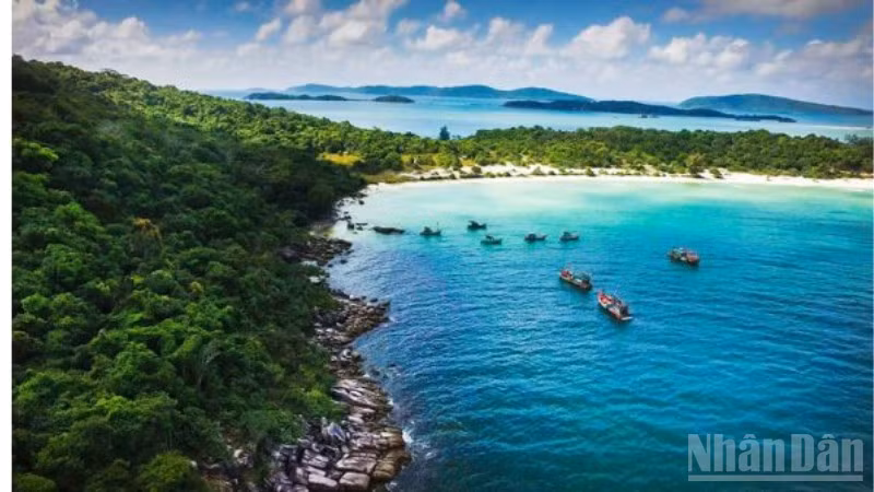 Một góc trên đảo Phú Quốc.