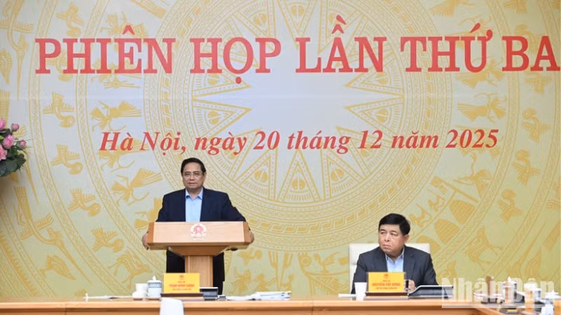 Thủ tướng Chính phủ Phạm Minh Chính chủ trì phiên họp. (Ảnh: TRẦN HẢI)
