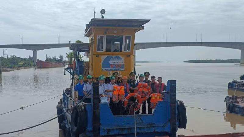 Cảng vụ Hàng hải Thái Bình tổ chức tuyên truyền pháp luật cho các chủ phương tiện hoạt động trên biển năm 2025.