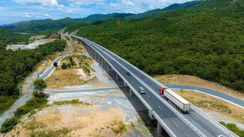 Cao tốc bắc-nam phía đông đoạn qua địa phận tỉnh Hà Tĩnh.