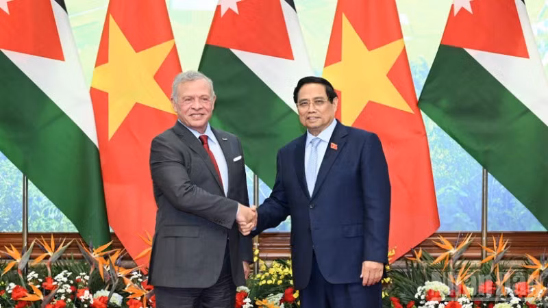 Thủ tướng Phạm Minh Chính và Quốc vương Jordan Abdullah II Ibn Al-Hussein. (Ảnh: Trần Hải)