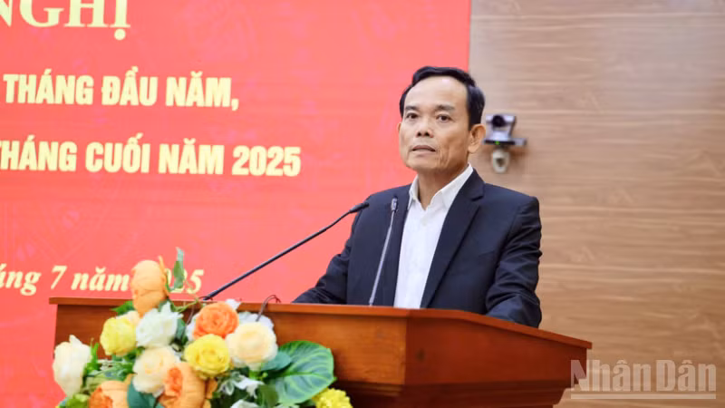 Đồng chí Trần Lưu Quang phát biểu chỉ đạo hội nghị.