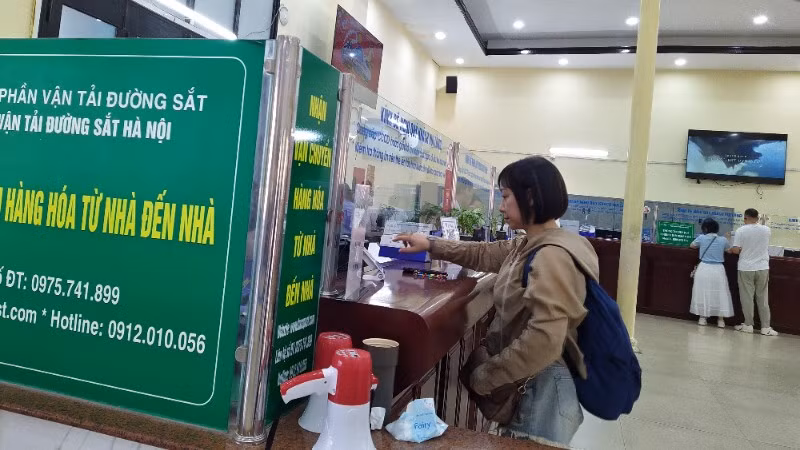 Hành khách có thể mua vé và đổi trả trực tiếp trên hệ thống bán vé điện tử thay vì phải thực hiện trực tiếp như trước kia.