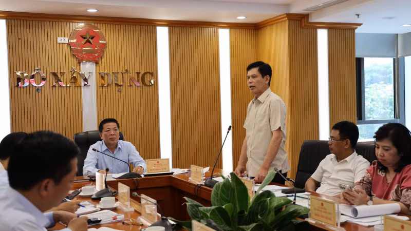 Bộ Xây dựng tổ chức cuộc họp với các bộ, ngành và địa phương liên quan về Báo cáo nghiên cứu tiền khả thi Dự án đầu tư xây dựng đường Vành đai 5-Vùng Thủ đô. (Ảnh: HOÀI LÂM)