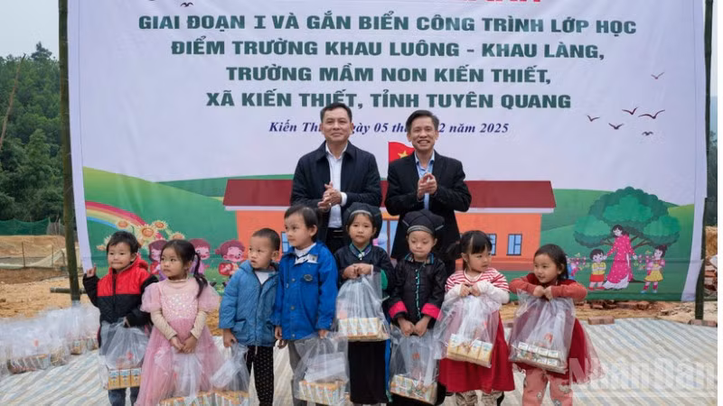 Khánh thành giai đoạn 1 điểm trường Khau Luông- Khau Làng (xã Kiến Thiết).