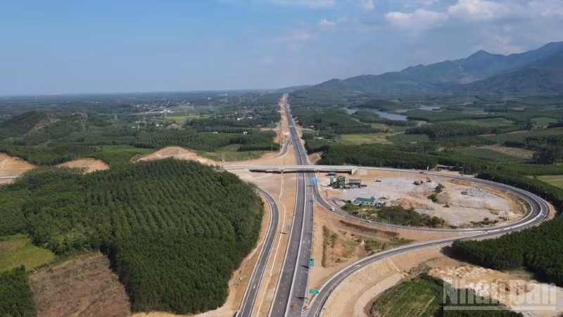 Cao tốc bắc-nam, đoạn qua Vũng Áng-Bùng.