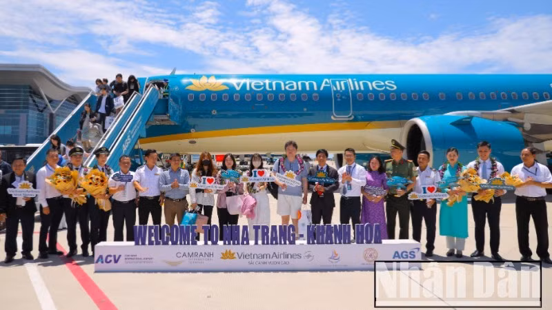 Lễ khai trương đường bay thẳng kết nối Nha Trang và Busan (Hàn Quốc) tại Cảng Hàng không quốc tế Cam Ranh.