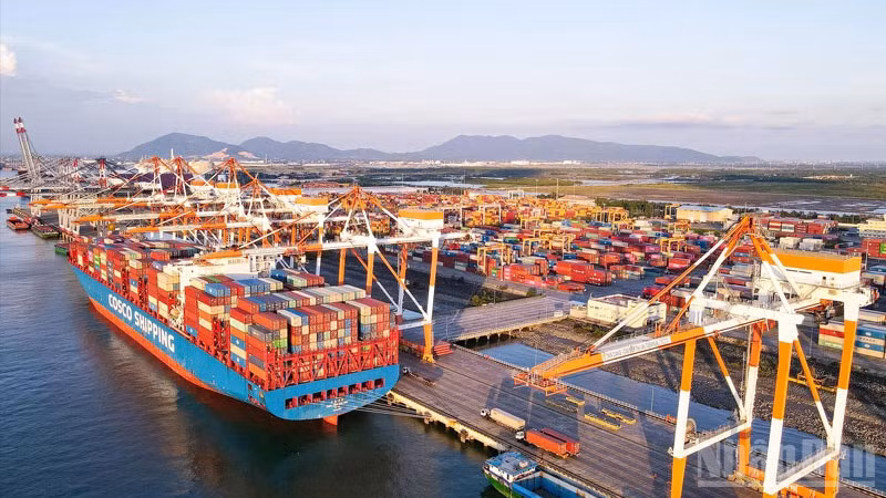 Luồng hàng hải Vũng Tàu-Thị Vải.