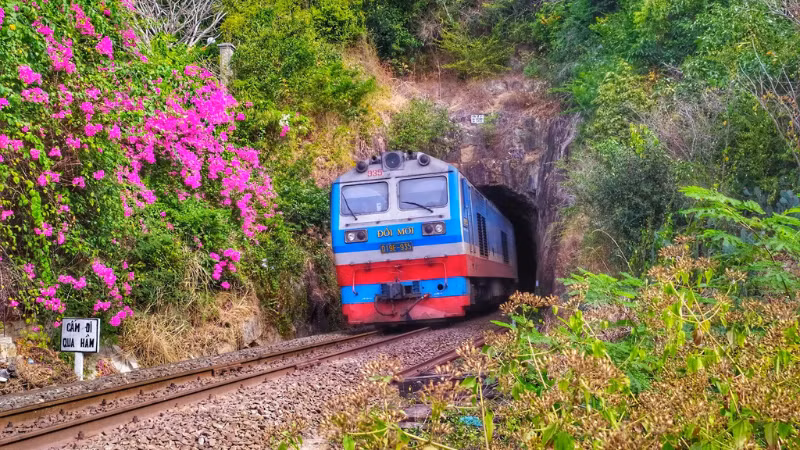 Giá vé đường sắt tăng nhẹ từ ngày 26/3.