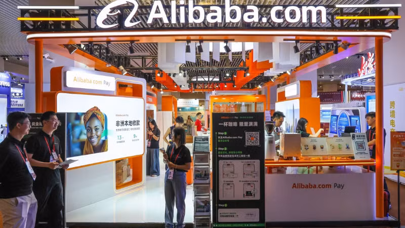 Gian hàng của Alibaba tại hội chợ xuất nhập khẩu ở Quảng Châu, tỉnh Quảng Đông, Trung Quốc, ngày 15/10/2024. (Ảnh: THX)
