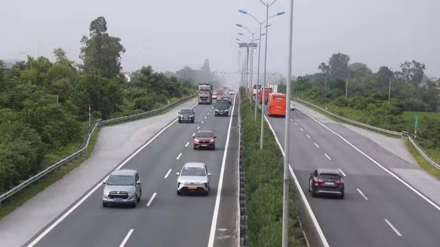 Cao tốc Cầu Giẽ-Cao Bồ phân làn tốc độ, dự tính xử phạt nếu sai làn, sai tốc độ từ ngày 20/10/2026. (Ảnh: Nhật Tân)