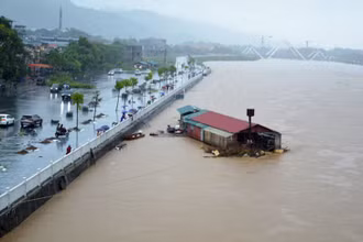 Cục Quản lý đê điều và Phòng, chống thiên tai (Bộ Nông nghiệp và Môi trường) yêu cầu các địa phương: Thái Nguyên, Bắc Ninh, Bắc Giang và thành phố Hà Nội về việc triển khai công tác hộ đê, bảo đảm an toàn hệ thống đê điều.