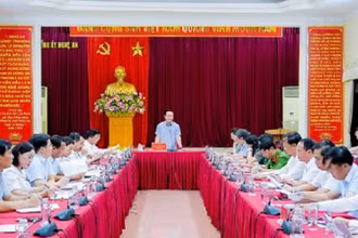 Ban Chỉ đạo giải phóng mặt bằng Dự án đường sắt tốc độ cao trục bắc-nam, đoạn qua địa bàn Nghệ An họp phiên thứ nhất. (Ảnh: PHẠM BẰNG)