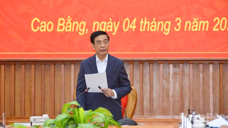 Đại tướng Phan Văn Giang, Bộ trưởng Quốc phòng phát biểu ý kiến tại buổi làm việc với lãnh đạo tỉnh Cao Bằng.