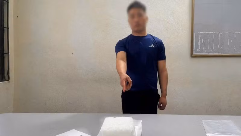 Công an xã Trà Lĩnh, tỉnh Cao Bằng phát hiện, thu giữ gần 1kg ma túy đá.