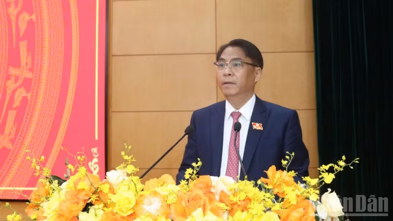 Đồng chí Phan Thăng An, Ủy viên Trung ương Đảng, Bí thư Tỉnh ủy, Chủ tịch Hội đồng nhân dân tỉnh Cao Bằng phát biểu ý kiến tại kỳ họp.