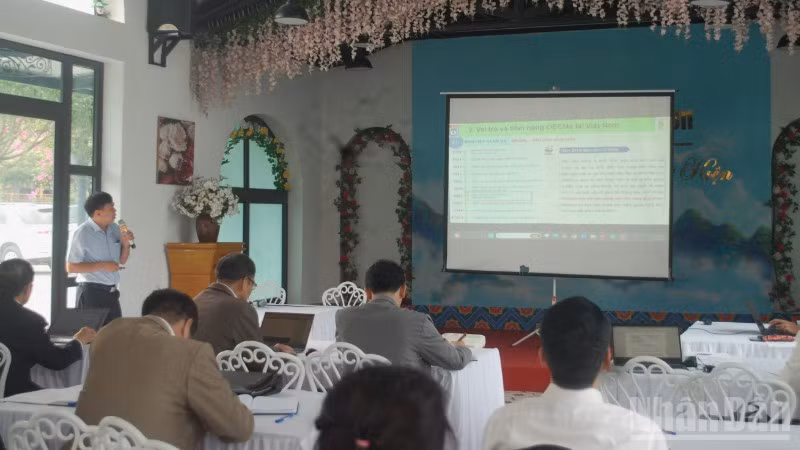 Các đại biểu trao đổi về công tác bảo tồn đa dạng sinh học tại Việt Nam.