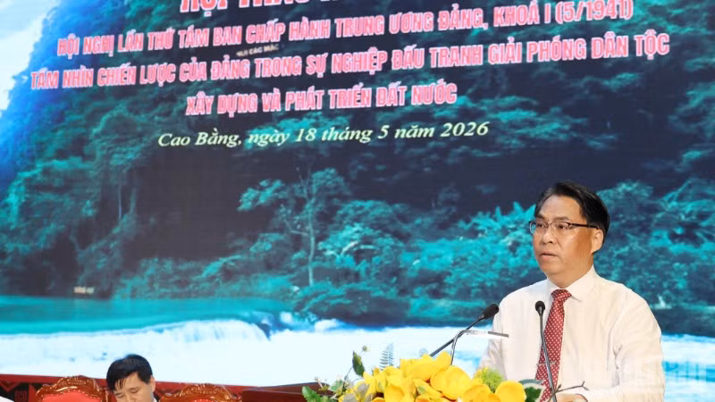 Đồng chí Phan Thăng An, Ủy viên Trung ương Đảng, Bí thư Tỉnh ủy, Chủ tịch Hội đồng nhân dân tỉnh Cao Bằng phát biểu ý kiến tại hội thảo.