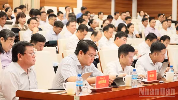Các đại biểu tham dự hội nghị. (Ảnh: VŨ TÂN)