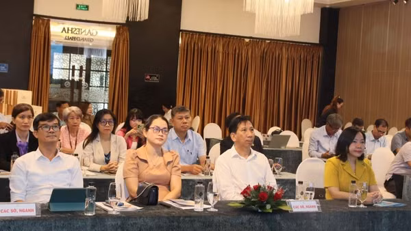 Đại diện các sở, ngành tham dự hội nghị.