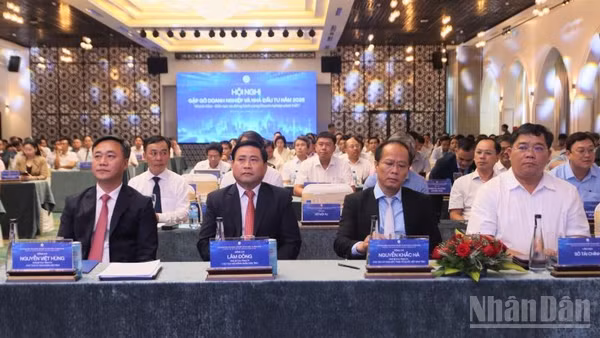 Các đại biểu tham dự hội nghị. (Ảnh: VŨ TÂN)