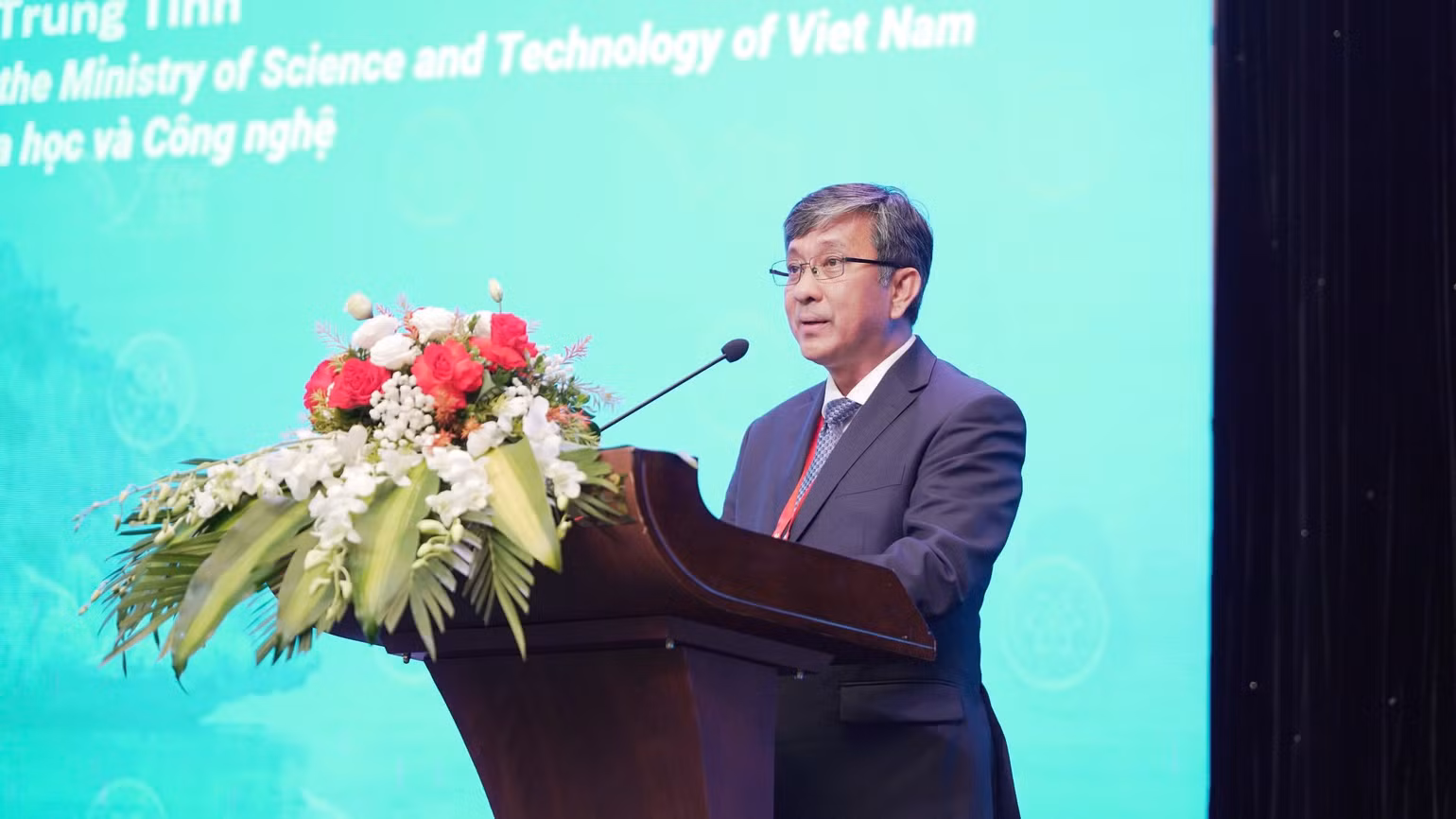 4-thu-truong-bo-khcn-tran-trung-tinh.jpg