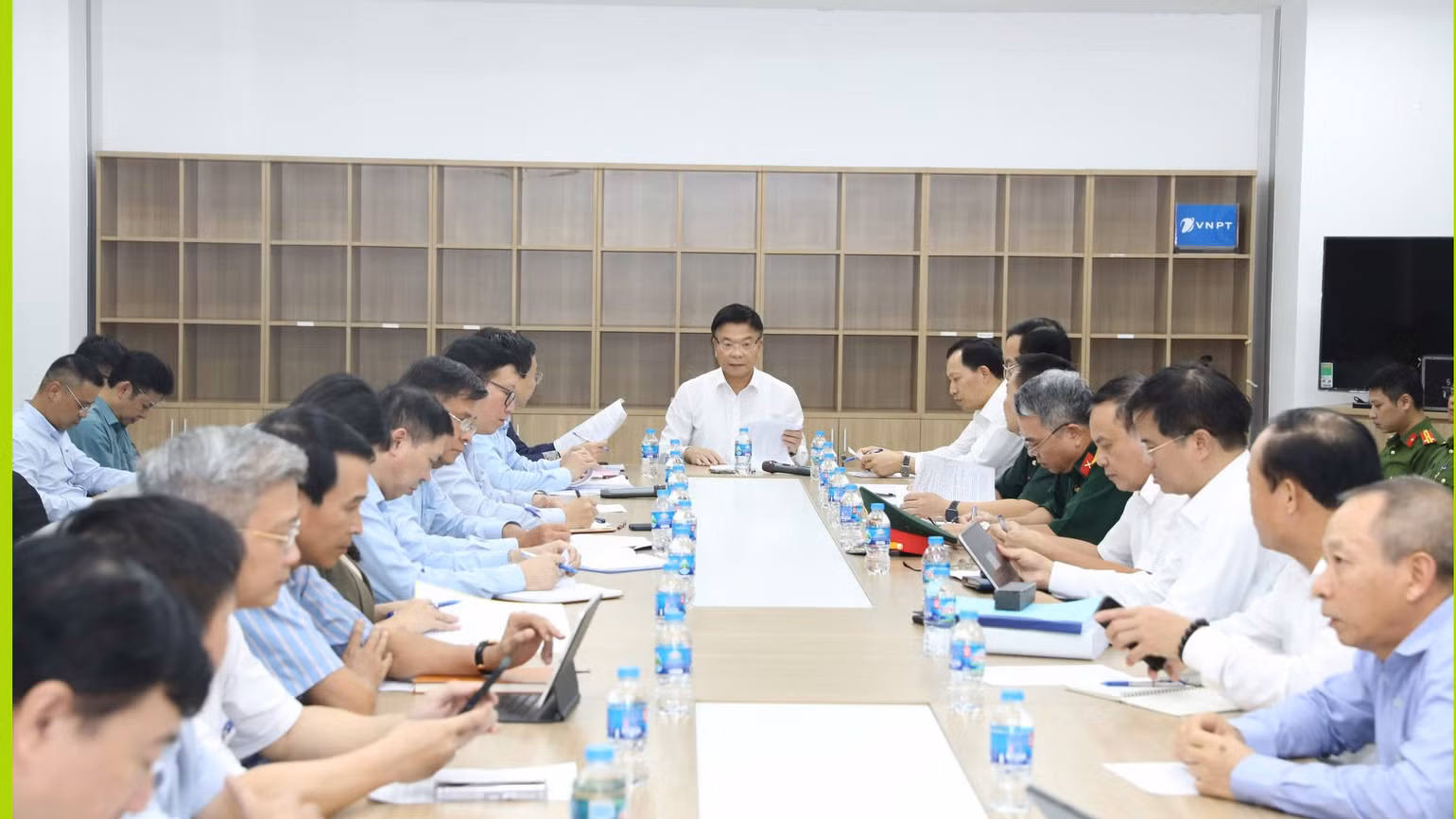 2810-pho-thu-tuong-le-thanh-long-kiem-tra-bv-bach-mai-va-viet-duc2-21.jpg