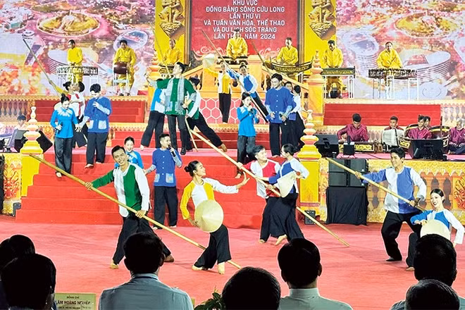 Điệu múa của đồng bào Khmer tại Cần Thơ.