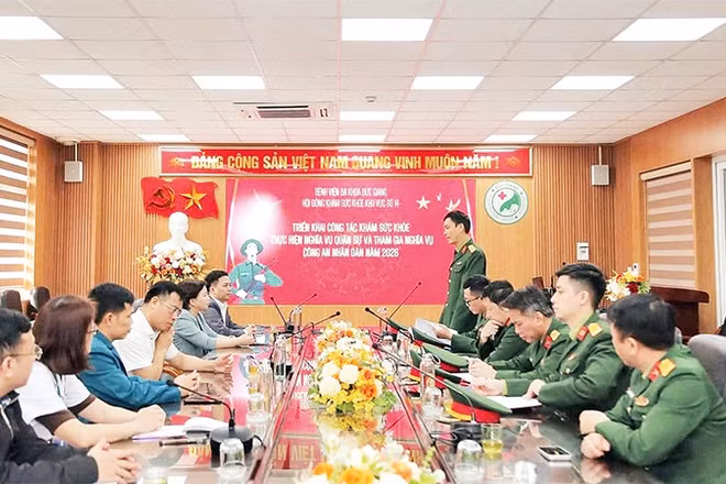Hội đồng khám sức khỏe khu vực số 4, Thành phố Hà Nội triển khai công tác khám sức khỏe thực hiện nghĩa vụ quân sự và tham gia nghĩa vụ công an nhân dân năm 2026.