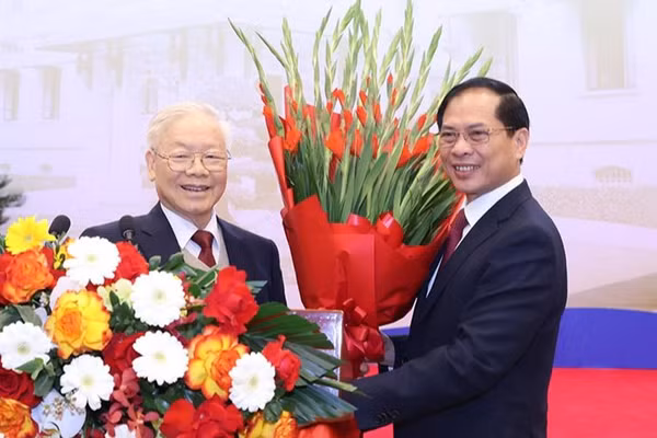 Bản sắc ngoại giao "cây tre Việt Nam"