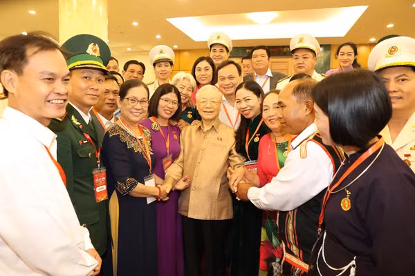Tổng Bí thư Nguyễn Phú Trọng gặp mặt đại biểu điển hình tiêu biểu toàn quốc học tập và làm theo tư tưởng, đạo đức, phong cách Hồ Chí Minh ngày 2/11/2023. Ảnh: TTXVN