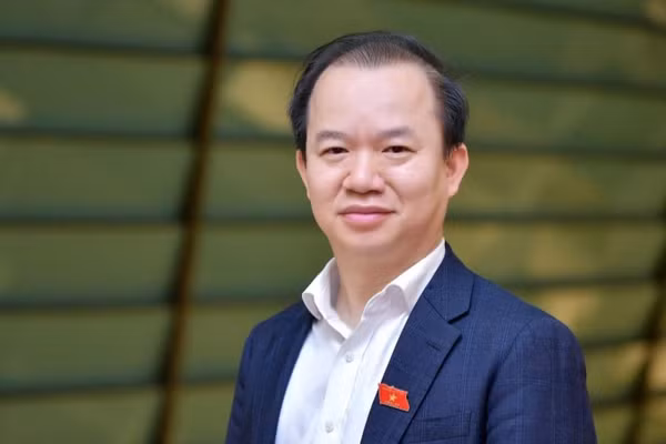 PGS, TS Bùi Hoài Sơn - Ủy viên chuyên trách Ủy ban Văn hóa và Xã hội của Quốc hội.