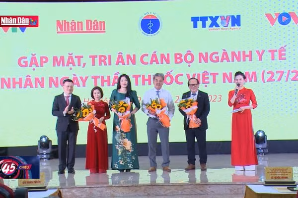 Báo chí đồng hành cùng ngành y tế
