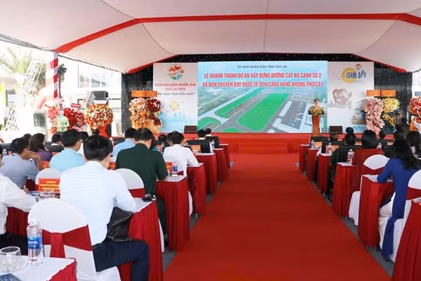 Quang cảnh buổi lễ. (Ảnh: PHÚC THẮNG)