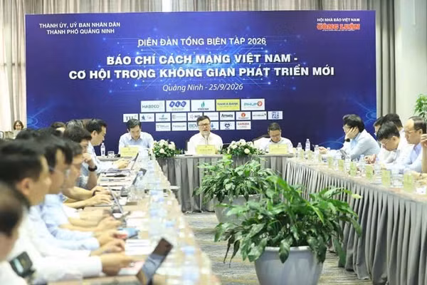 Quang cảnh Diễn đàn “Báo chí cách mạng Việt Nam - Cơ hội trong không gian phát triển mới”. (Ảnh: QUANG THỌ)