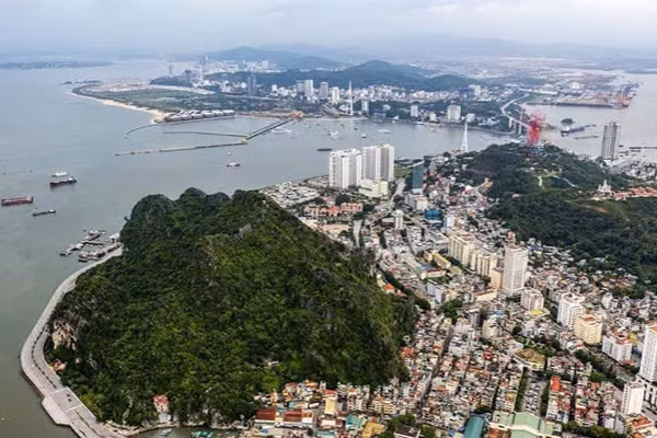 Một góc đô thị của Quảng Ninh. (Ảnh: QUANG THỌ)
