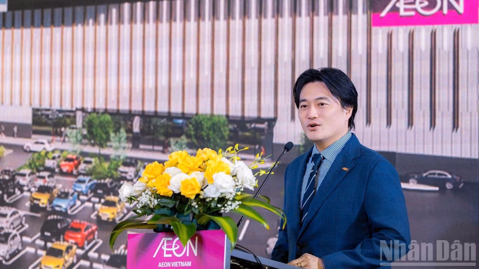 ndo_br_ong-tezuka-daisuke-thanh-vien-ban-dieu-hanh-tap-doan-truong-dai-dien-aeon-tai-viet-nam-kiem-tong-giam-doc-aeon-viet-nam.jpg
