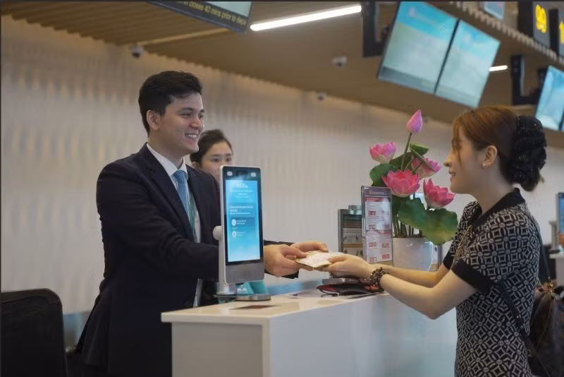 vietnam-airlines-group-khuyen-nghi-hanh-khach-chu-dong-len-ke-hoach-dat-ve-som-de-co-hanh-trinh-phu-hop-dong-thoi-luu-y-chi-mua-ve-qua-cac-phong-ve-dai-ly-chinh-thuc-hoac-tren-ung-dung-di-dong-website-cua-h.jpg