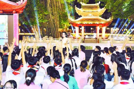 Hình ảnh cuộc thi “Tìm hiểu Di tích Quốc gia đặc biệt Văn Miếu-Quốc Tử Giám” dành cho học sinh trung học cơ sở trên địa bàn thành phố Hà Nội. (Ảnh: BAN TỔ CHỨC)
