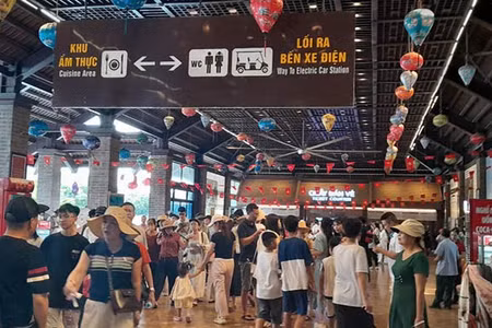Các điểm du lịch tại tỉnh Ninh Bình đón hàng chục nghìn du khách trong kỳ nghỉ lễ. (Ảnh: Sở Du lịch Ninh Bình)