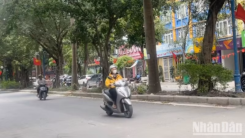 Dự báo khu vực Hà Nội ngày nắng, chiều tối và đêm có mưa rào và dông. (Ảnh minh họa: Đ.T)