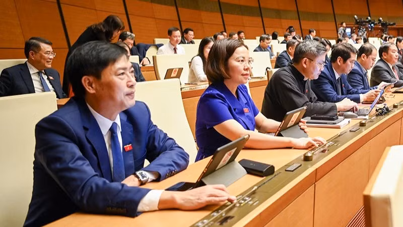 Tại kỳ họp thứ 7, Quốc hội đã thông qua Luật sửa đổi, bổ sung một số điều của Luật Đất đai số 31/2024/QH15, Luật Nhà ở số 27/2023/QH15, Luật Kinh doanh bất động sản số 29/2023/QH15, Luật Các tổ chức tín dụng số 32/2024/QH15. (Ảnh: ĐĂNG ANH)