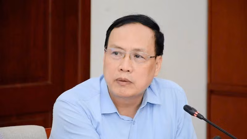 Giáo sư, Tiến sĩ khoa học Nguyễn Đình Đức, Giám đốc Phòng Thí nghiệm vật liệu và kết cấu tiên tiến, nguyên Chủ tịch Hội đồng Trường đại học Công nghệ (Đại học Quốc gia Hà Nội).