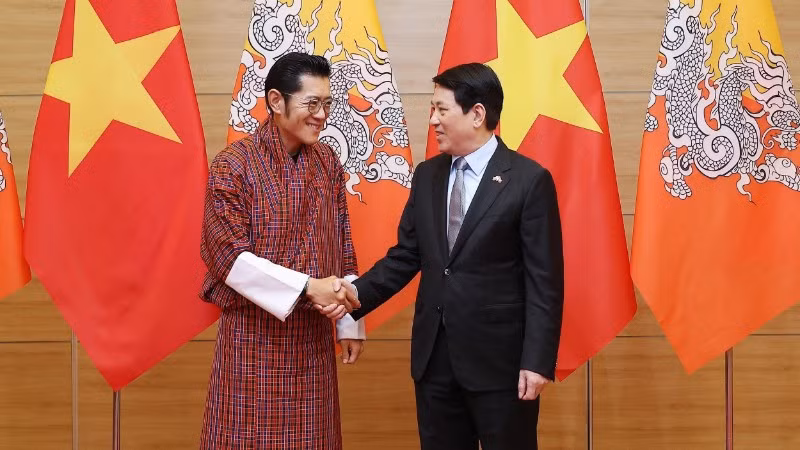 Chủ tịch nước Lương Cường và Phu nhân chủ trì tiệc chiêu đãi trọng thể chào mừng Quốc vương Bhutan Jigme Khesar Namgyel Wangchuck và Hoàng hậu thăm cấp Nhà nước tới Việt Nam, ngày 19/8/2025, tại Hà Nội. (Ảnh: TTXVN)