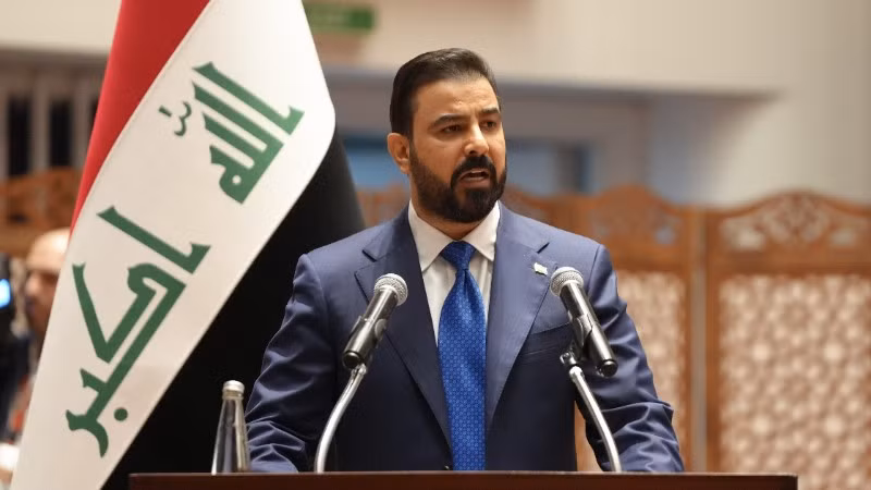 Tân Thủ tướng Iraq al-Zaidi phát biểu tại Quốc hội sau khi nội các mới được phê chuẩn, ngày 14/5/2026. (Ảnh: Anadolu Agency/TTXVN)