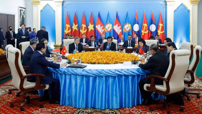 Cuộc gặp cấp cao giữa ba Đảng: Đảng Nhân dân Campuchia, Đảng Cộng sản Việt Nam và Đảng Nhân dân Cách mạng Lào. (Ảnh: TTXVN)