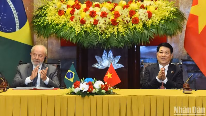 Chủ tịch nước Lương Cường và Tổng thống Brazil Lula da Silva trong cuộc gặp gỡ báo chí, tại Phủ Chủ tịch, ngày 28/3/2025. (Ảnh: Nhandan.vn)